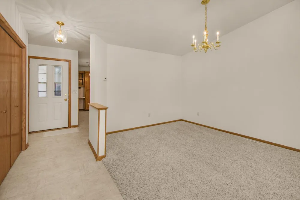 2224 Pinewood Drive Shakopee, MN 55379