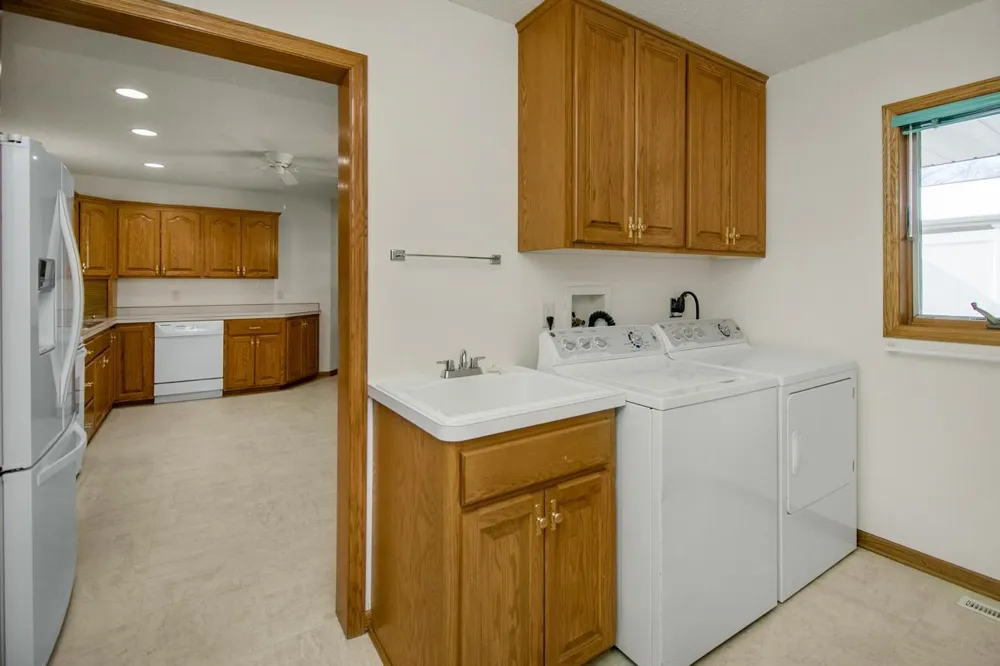 2224 Pinewood Drive Shakopee, MN 55379