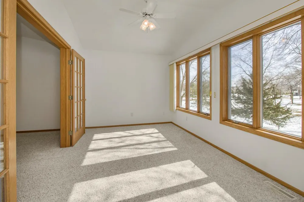 2224 Pinewood Drive Shakopee, MN 55379