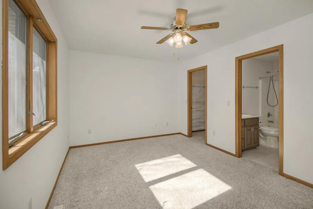 2224 Pinewood Drive Shakopee, MN 55379
