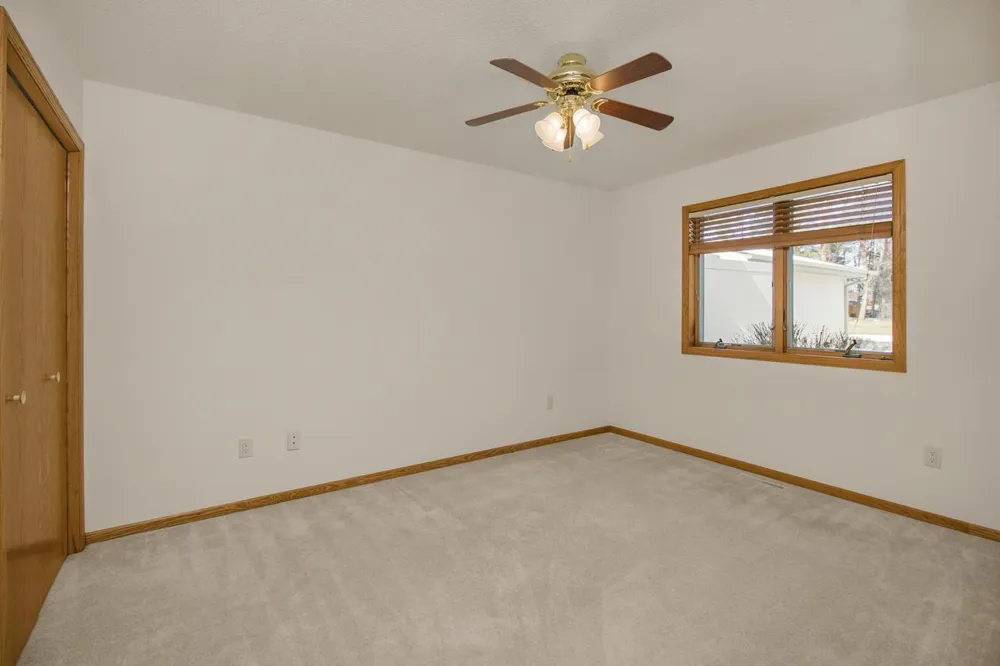 2224 Pinewood Drive Shakopee, MN 55379