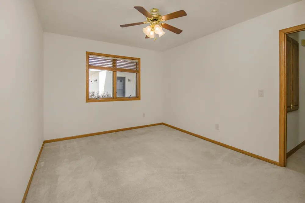 2224 Pinewood Drive Shakopee, MN 55379