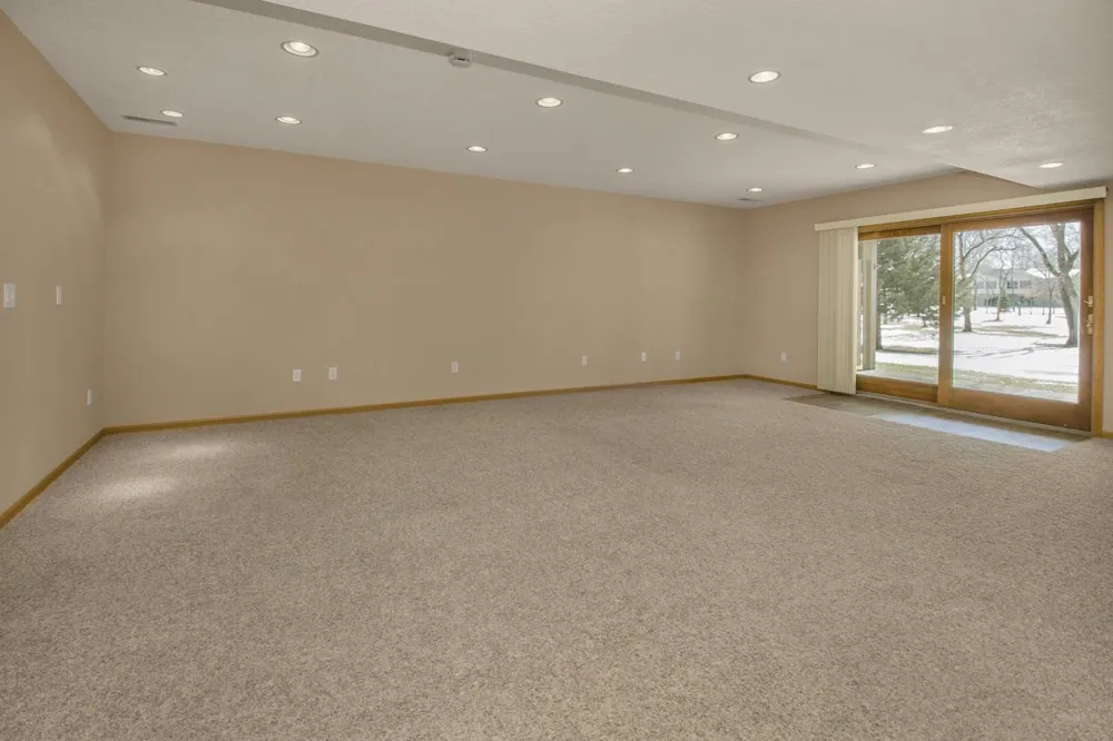 2224 Pinewood Drive Shakopee, MN 55379
