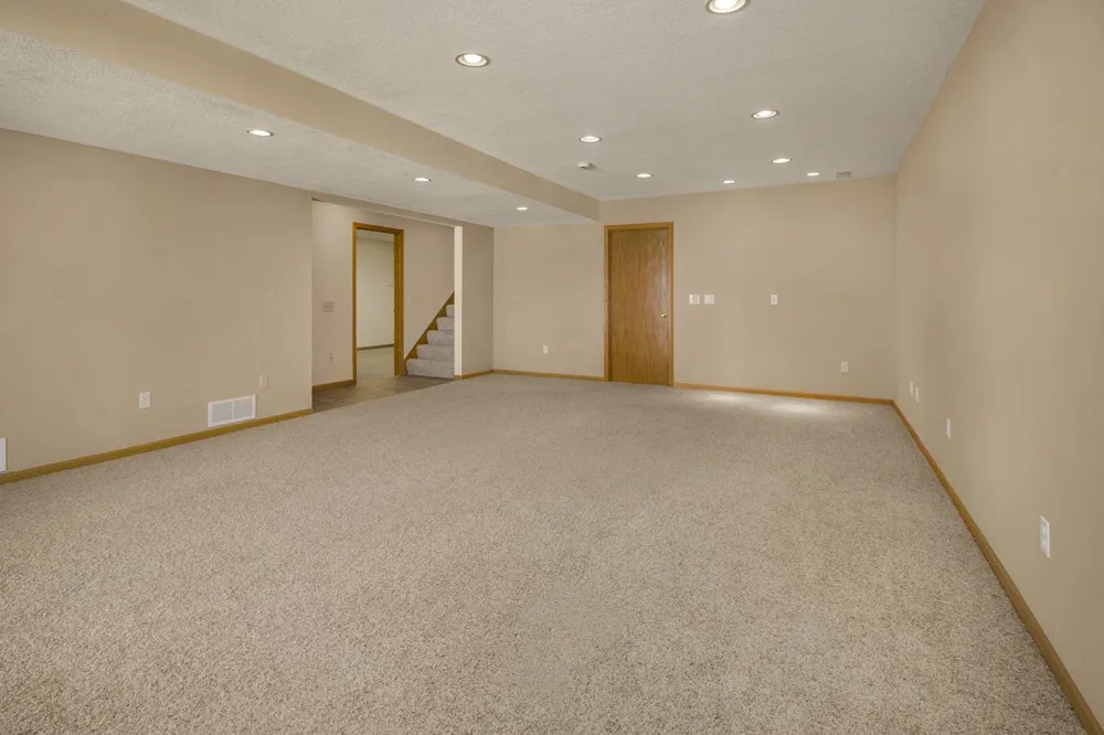2224 Pinewood Drive Shakopee, MN 55379