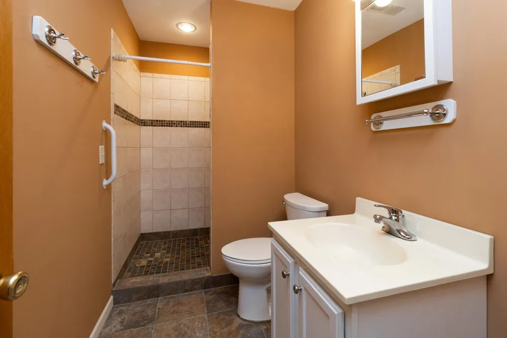 2224 Pinewood Drive Shakopee, MN 55379