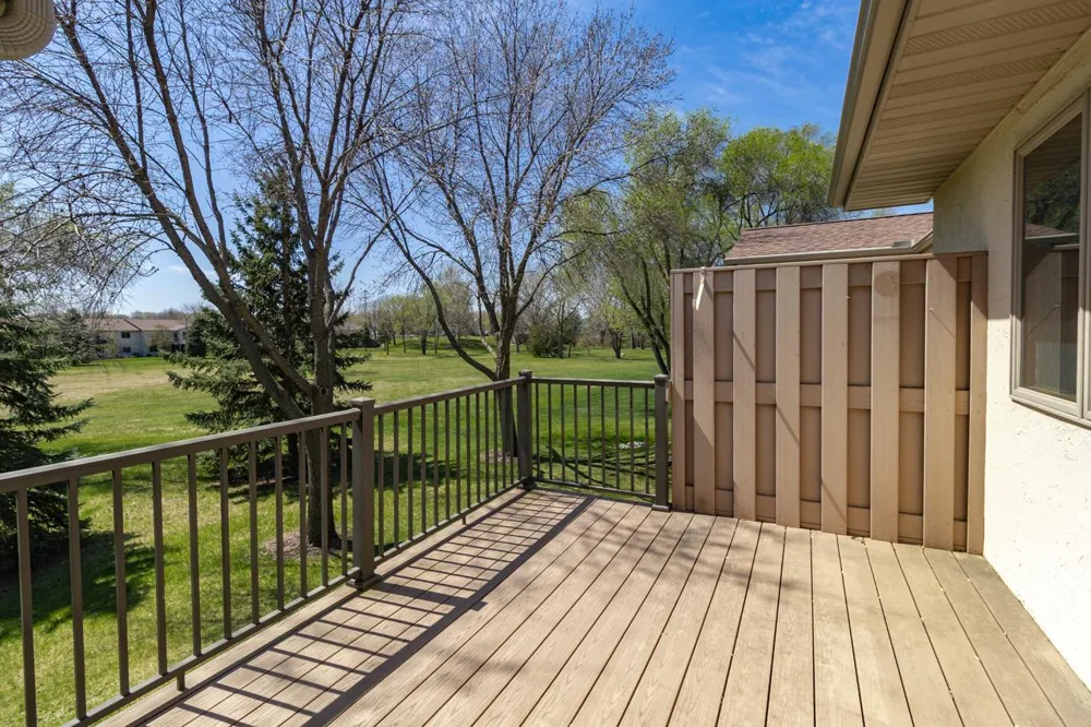 2224 Pinewood Drive Shakopee, MN 55379
