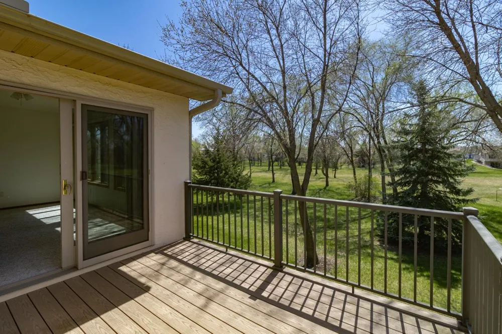 2224 Pinewood Drive Shakopee, MN 55379