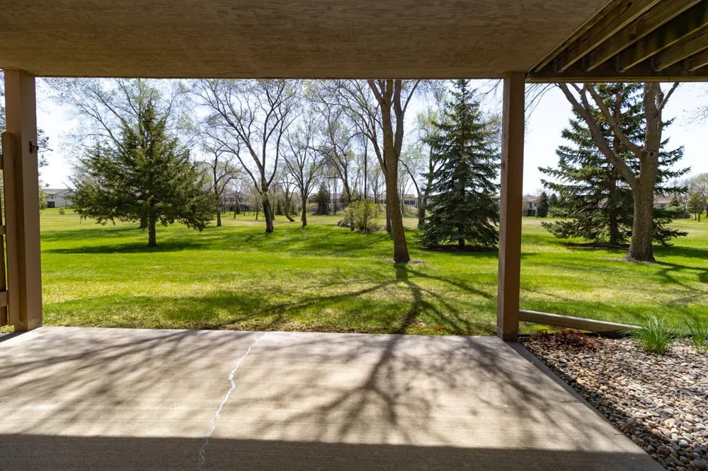 2224 Pinewood Drive Shakopee, MN 55379