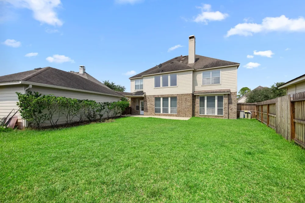 2309 Echo Harbor Drive Pearland, TX 77584