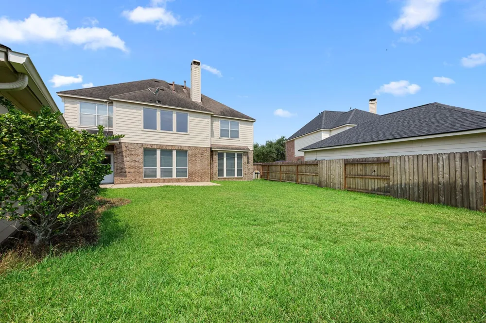 2309 Echo Harbor Drive Pearland, TX 77584