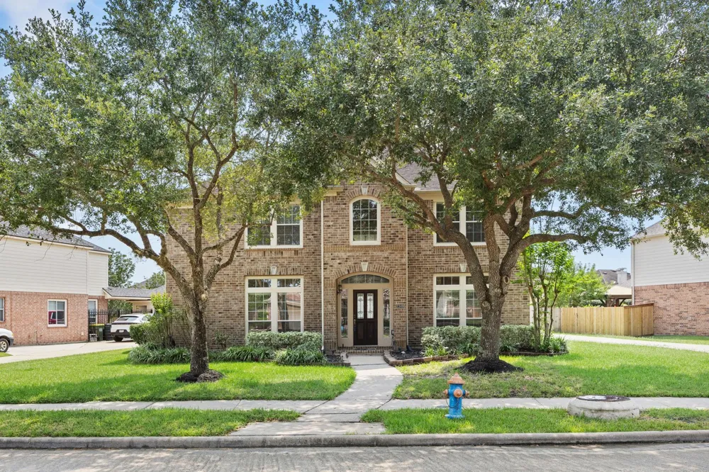 2309 Echo Harbor Drive Pearland, TX 77584