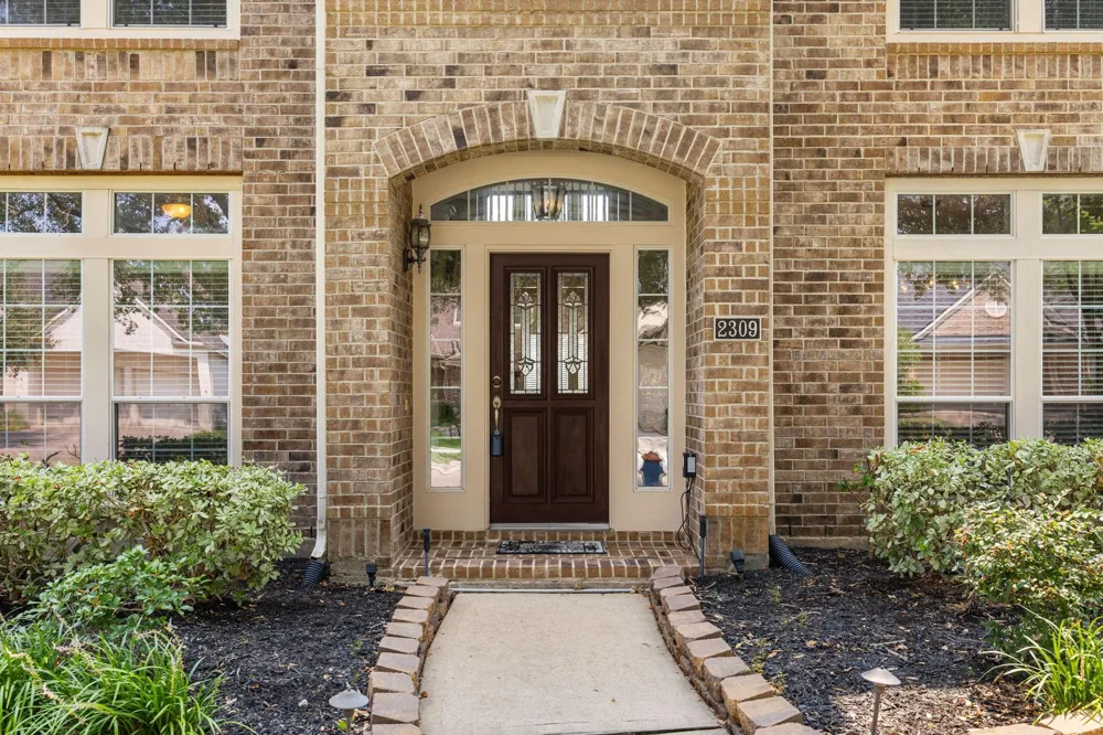 2309 Echo Harbor Drive Pearland, TX 77584