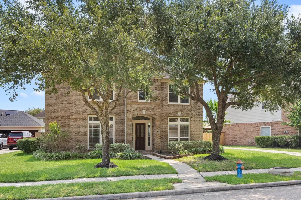 2309 Echo Harbor Drive Pearland, TX 77584