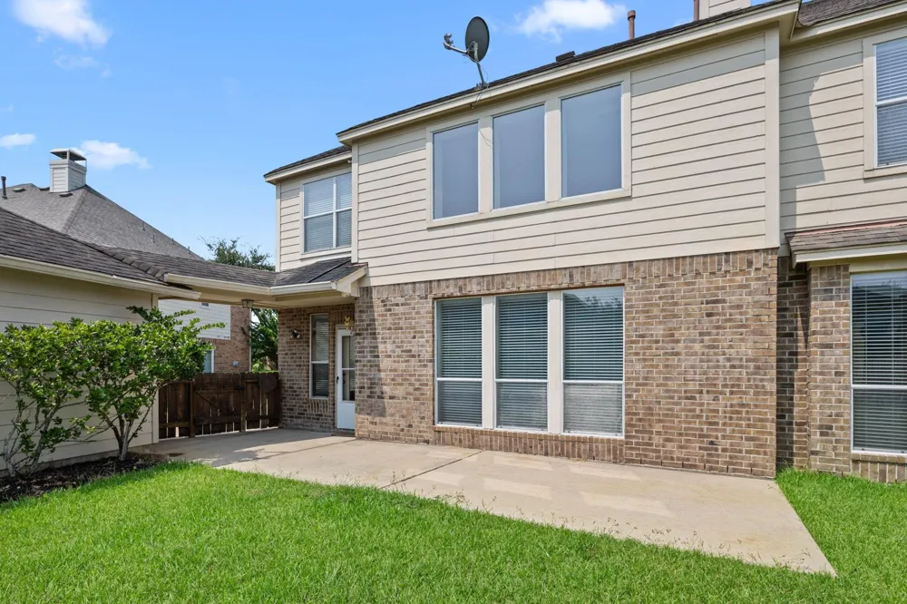 2309 Echo Harbor Drive Pearland, TX 77584