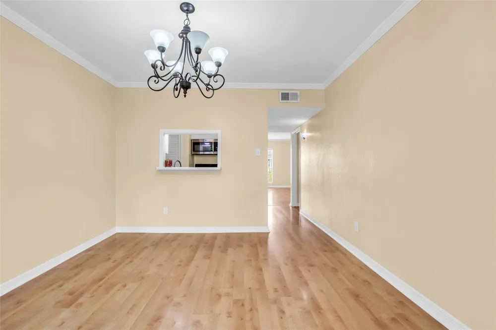 1800 Stoney Brook Drive #205 Houston, TX 77063
