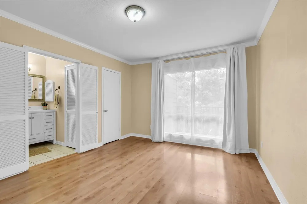 1800 Stoney Brook Drive #205 Houston, TX 77063