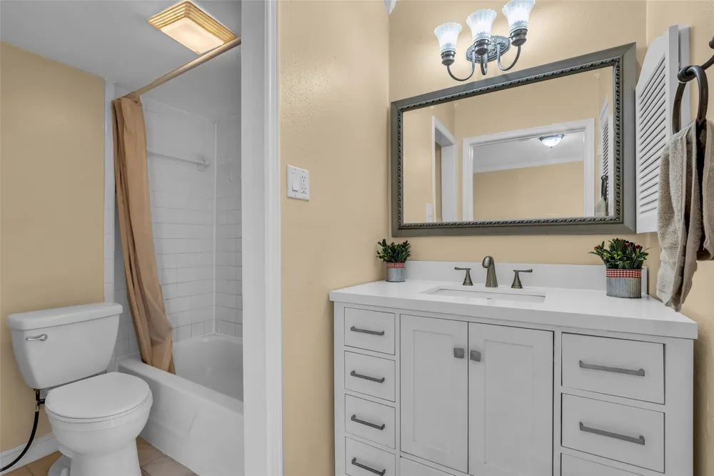 1800 Stoney Brook Drive #205 Houston, TX 77063