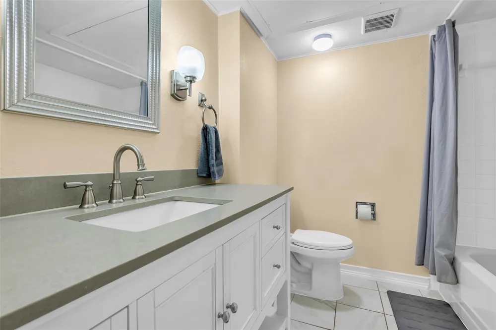 1800 Stoney Brook Drive #205 Houston, TX 77063