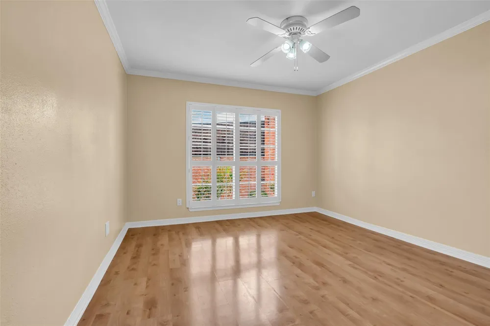 1800 Stoney Brook Drive #205 Houston, TX 77063