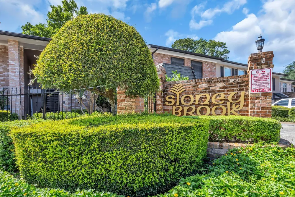 1800 Stoney Brook Drive #205 Houston, TX 77063