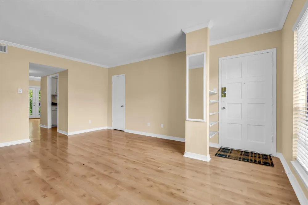 1800 Stoney Brook Drive #205 Houston, TX 77063