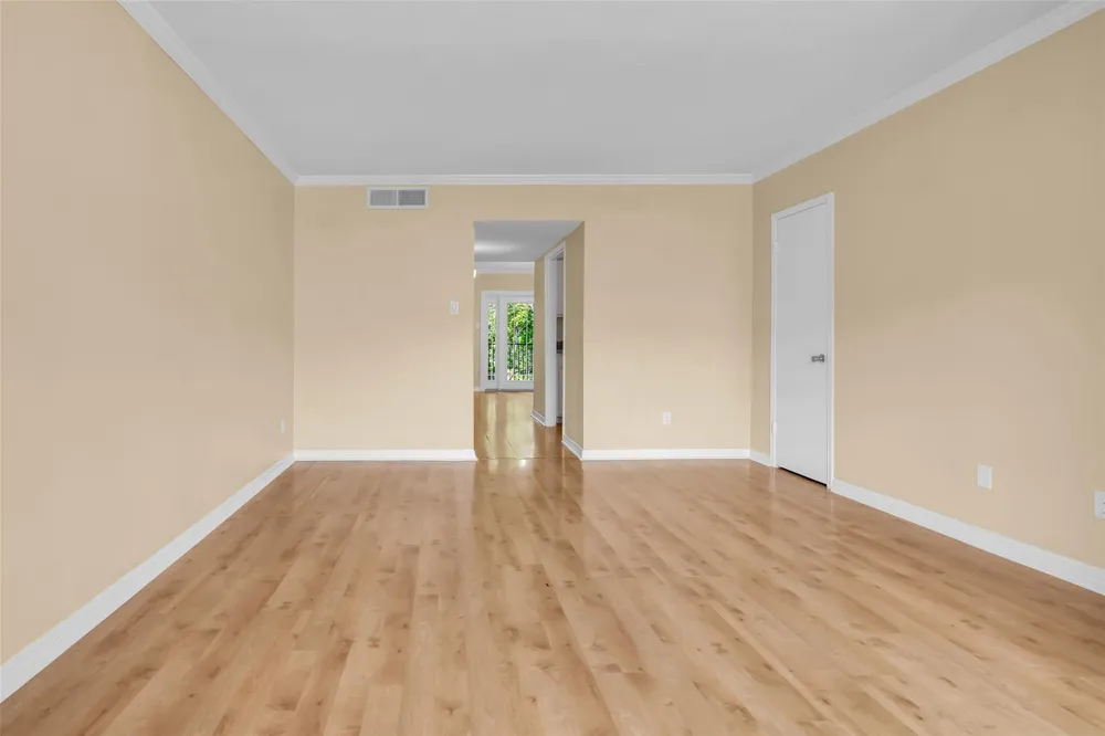 1800 Stoney Brook Drive #205 Houston, TX 77063