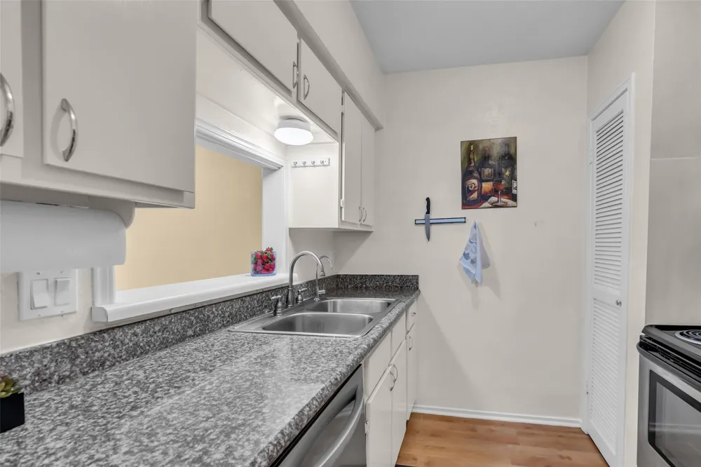 1800 Stoney Brook Drive #205 Houston, TX 77063