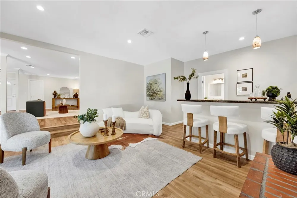 6521 Baird Reseda, CA 91335