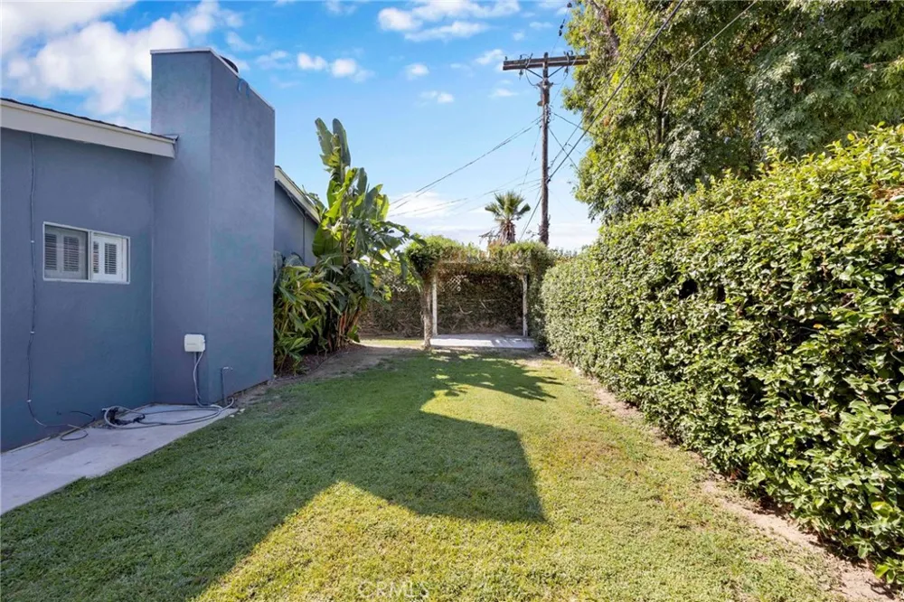 6521 Baird Reseda, CA 91335