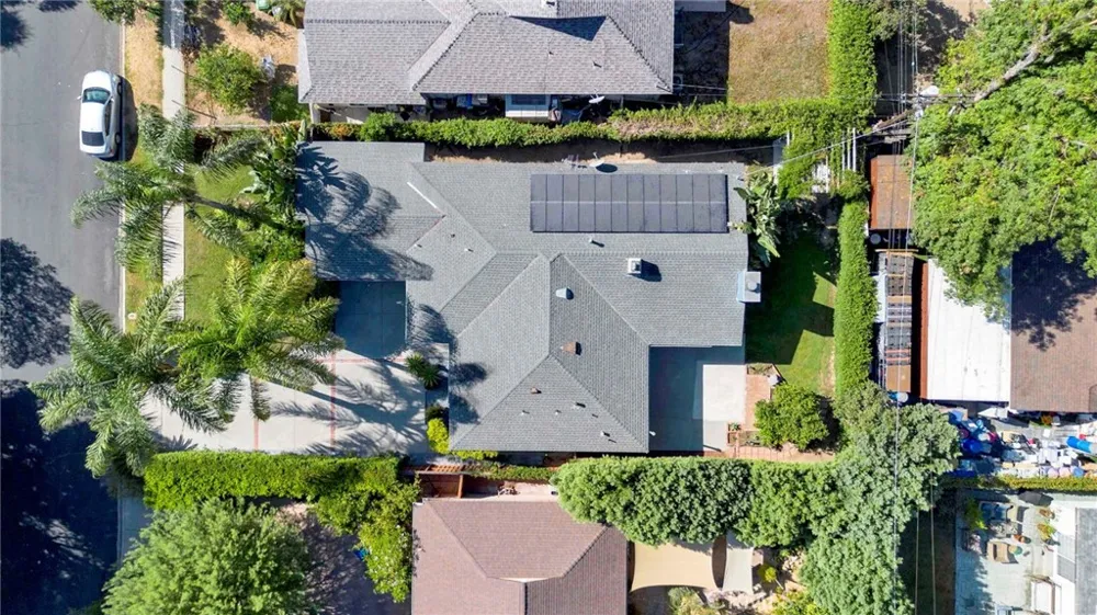 6521 Baird Reseda, CA 91335