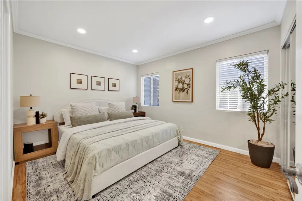 6521 Baird Reseda, CA 91335