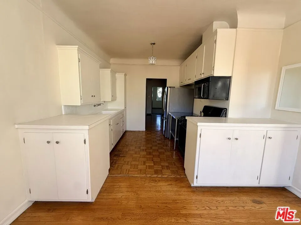 1345 Hayworth Avenue #212 West Hollywood, CA 90046