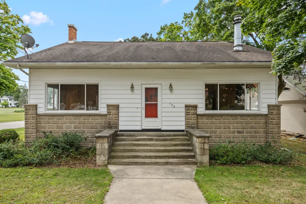 122 E Elm Street Carson City, MI 48811