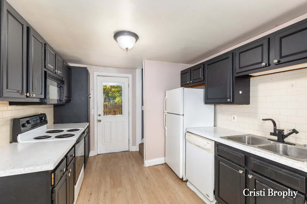 2232 Hoyle Avenue NW Grand Rapids, MI 49544