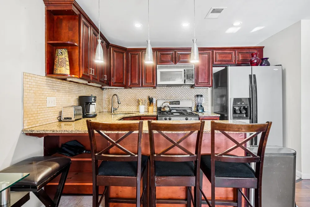 416 2ND ST Union City, NJ 07087