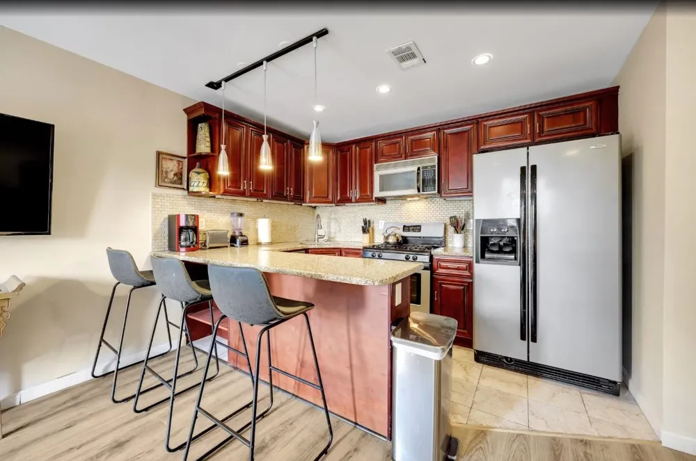416 2ND ST Union City, NJ 07087