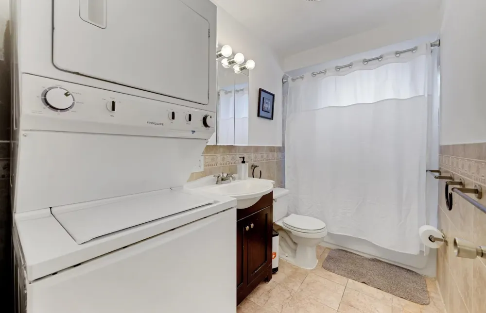 416 2ND ST Union City, NJ 07087