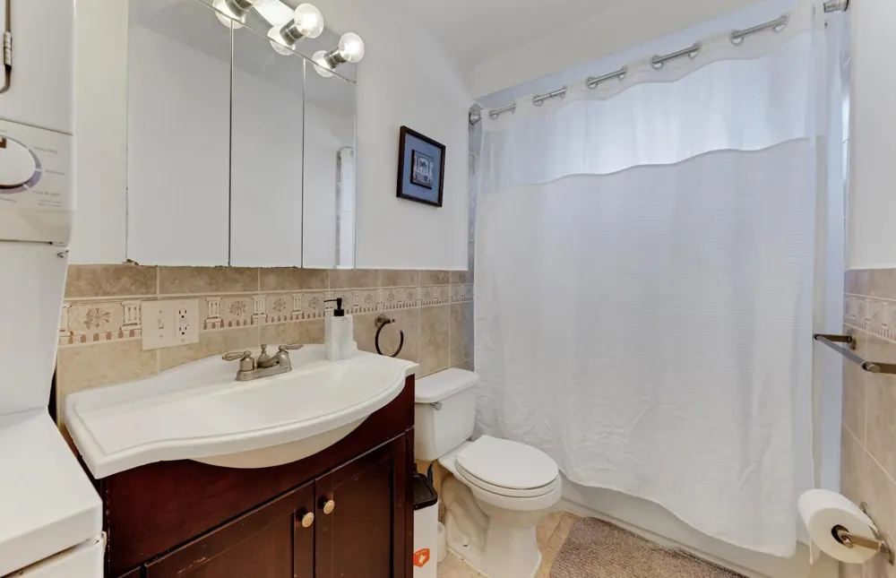 416 2ND ST Union City, NJ 07087