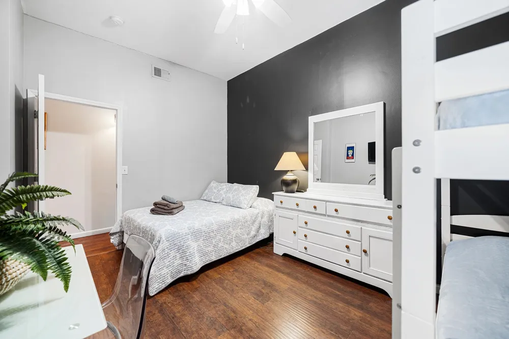 416 2ND ST Union City, NJ 07087