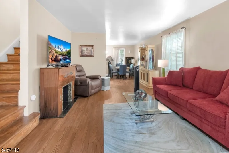 52 Clinton Pl Newark City, NJ 07108