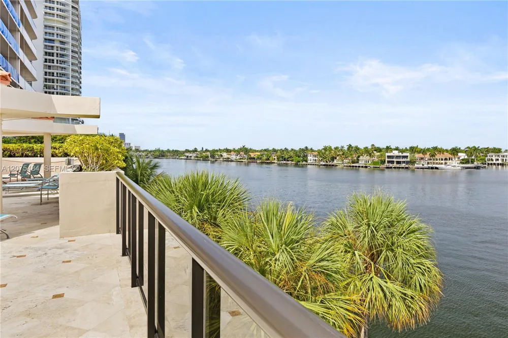 19667 Turnberry Way #3F Aventura, FL 33180
