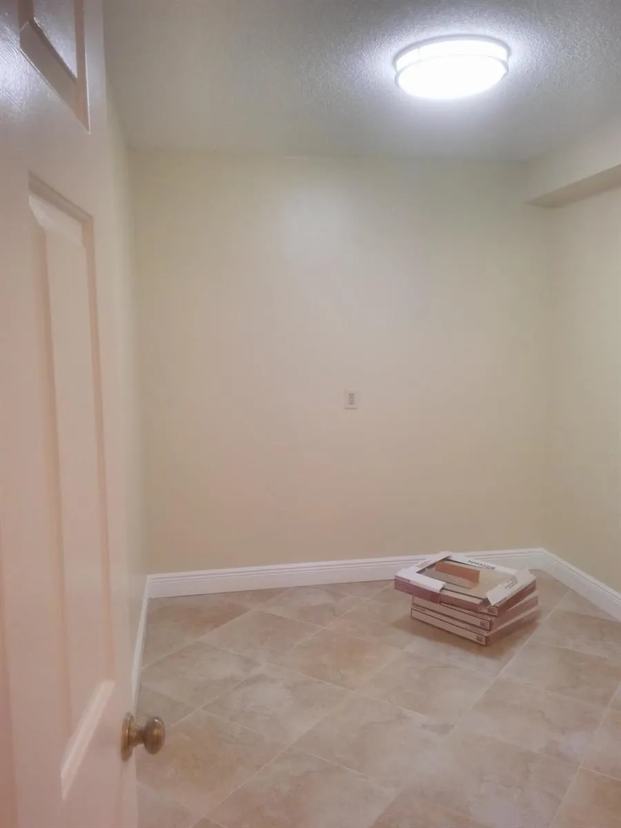 3710 Whitehall Drive #103 West Palm Beach, FL 33401