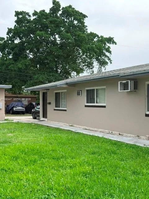 2212 Liberty St #8 Hollywood, FL 33020