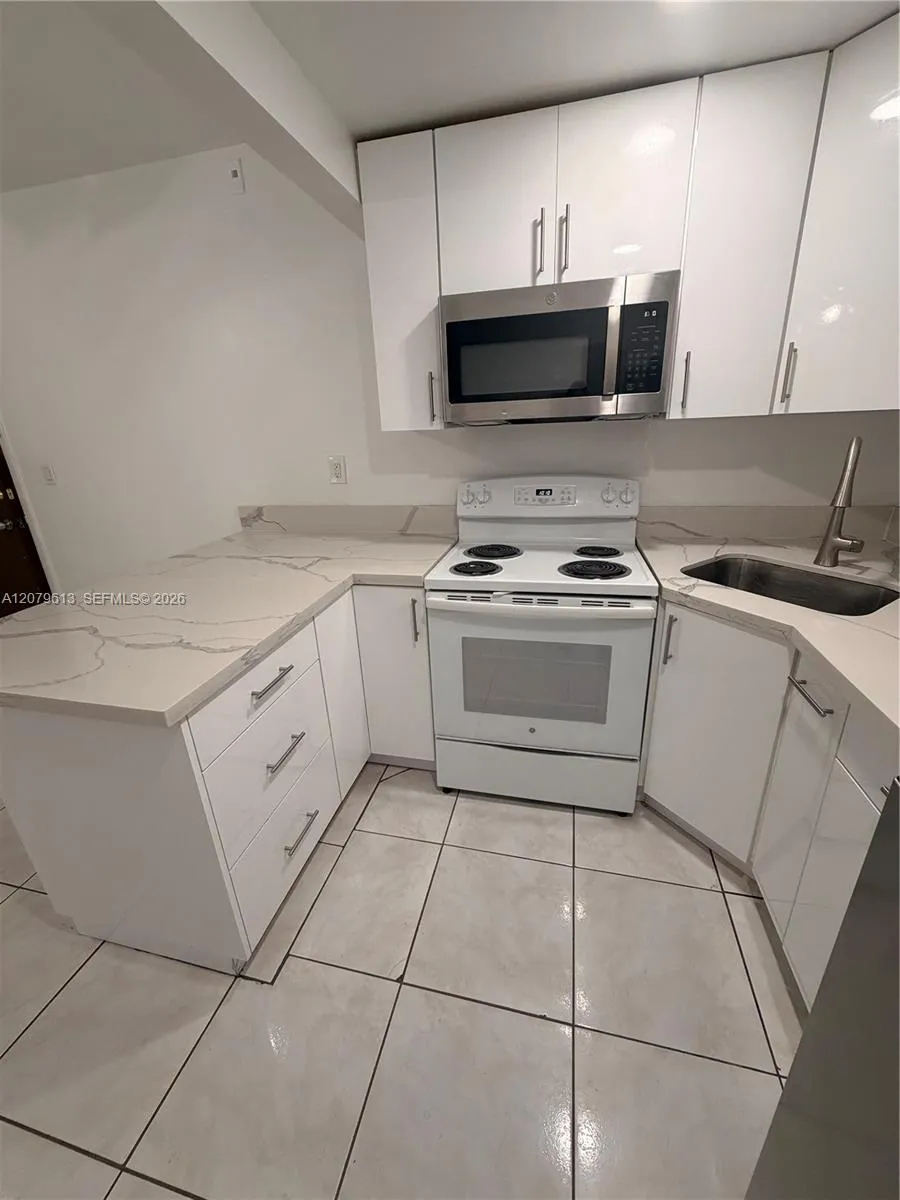 4715 NW 7th St #108-2 Miami, FL 33126
