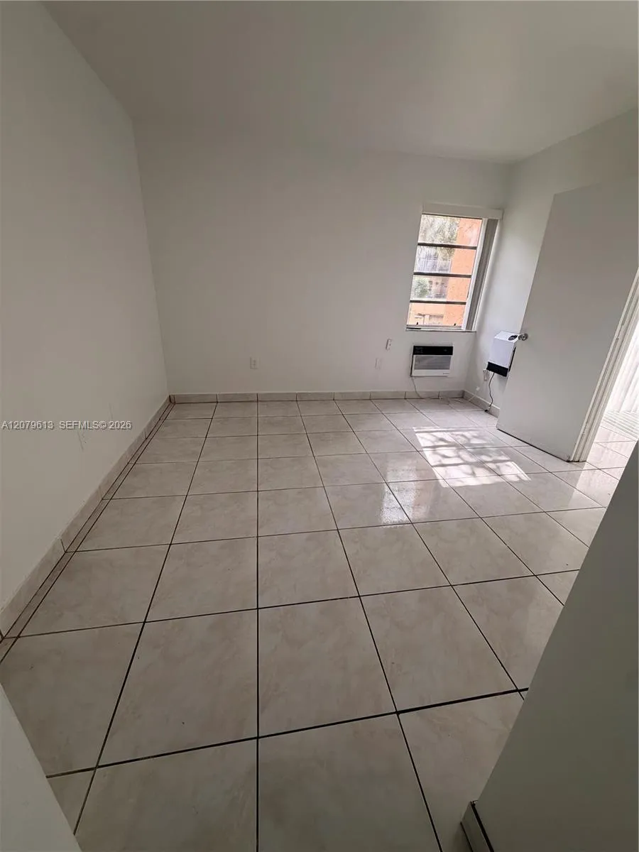 4715 NW 7th St #108-2 Miami, FL 33126