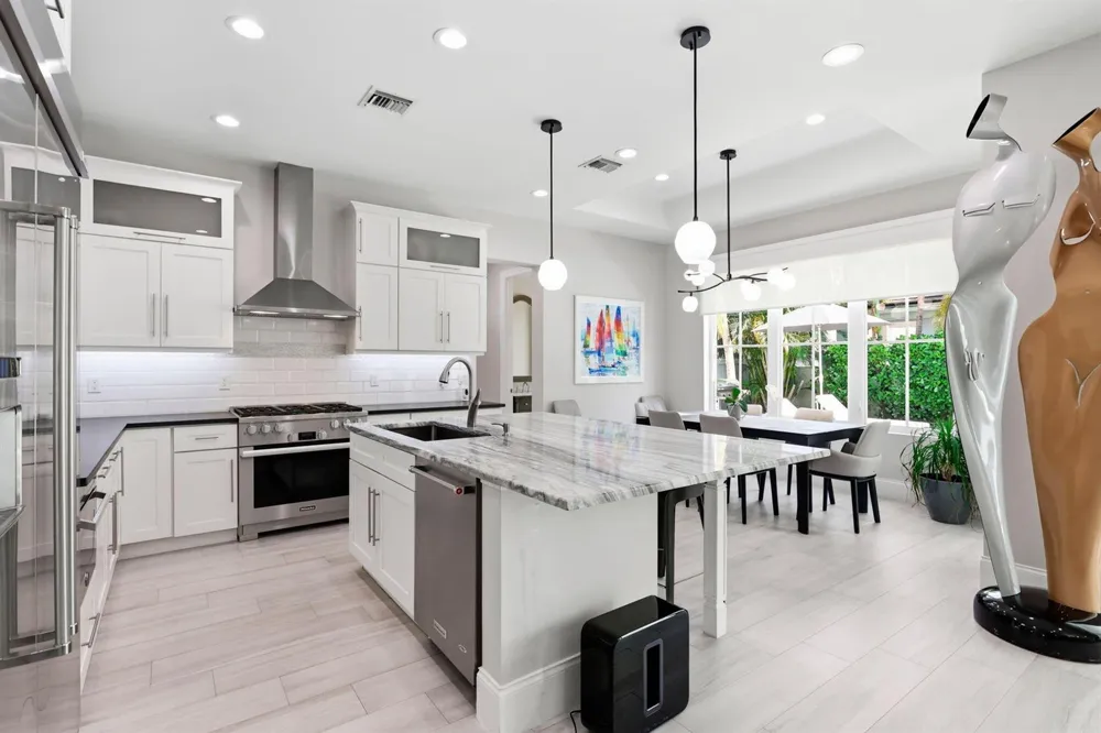464 NE 8TH STREET Boca Raton, FL 33432