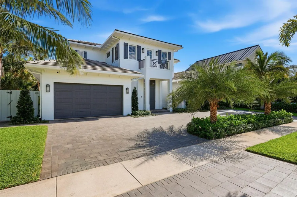464 NE 8TH STREET Boca Raton, FL 33432