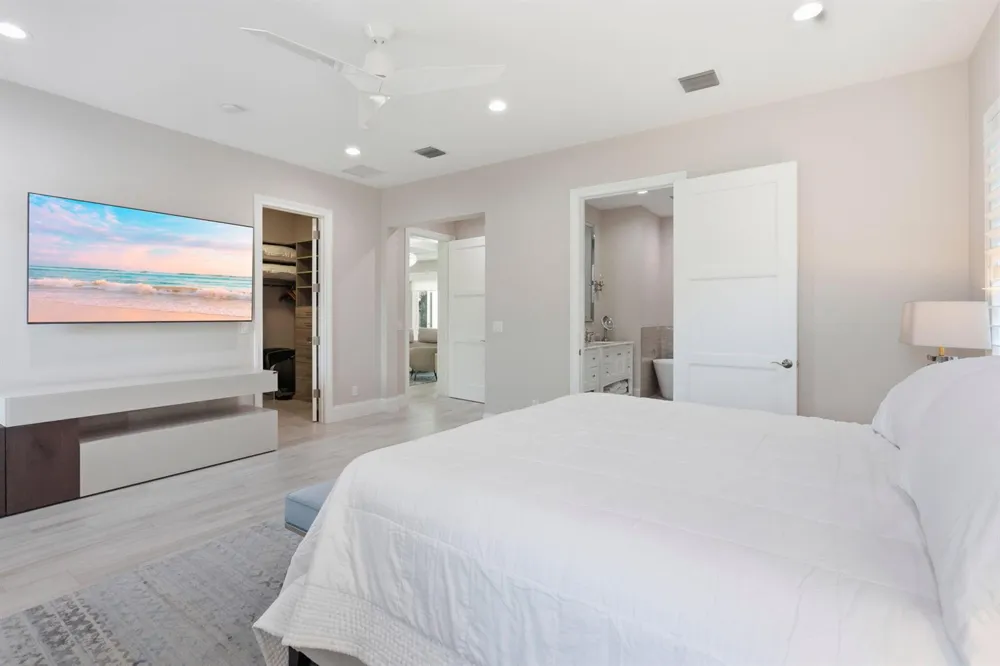 464 NE 8TH STREET Boca Raton, FL 33432