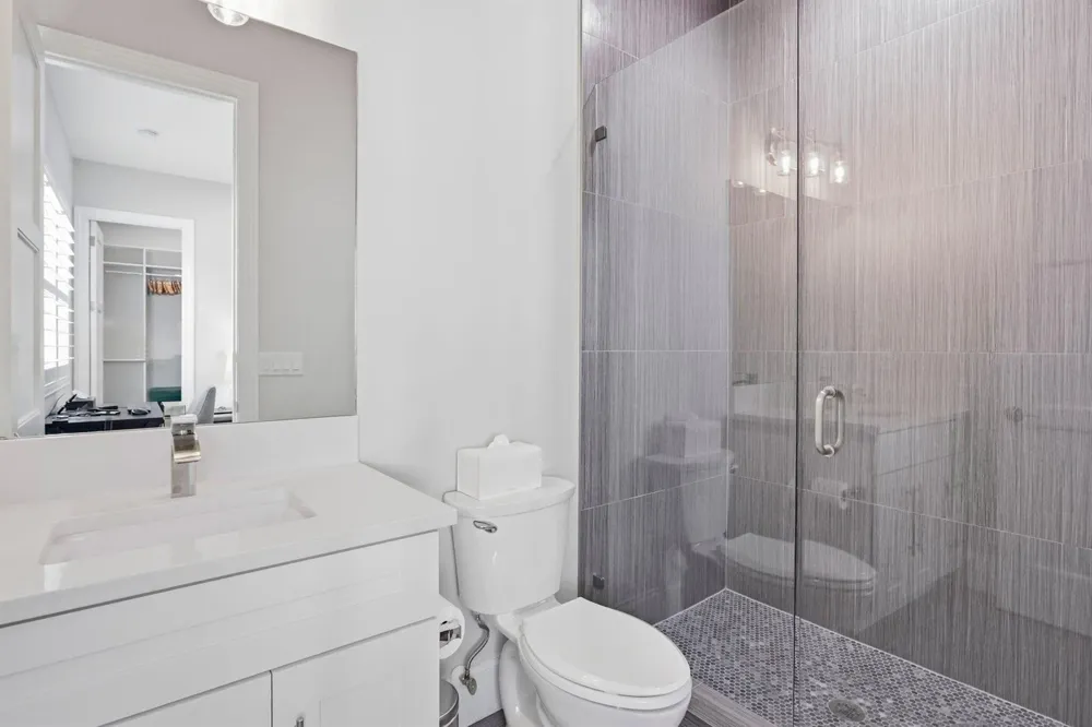 464 NE 8TH STREET Boca Raton, FL 33432