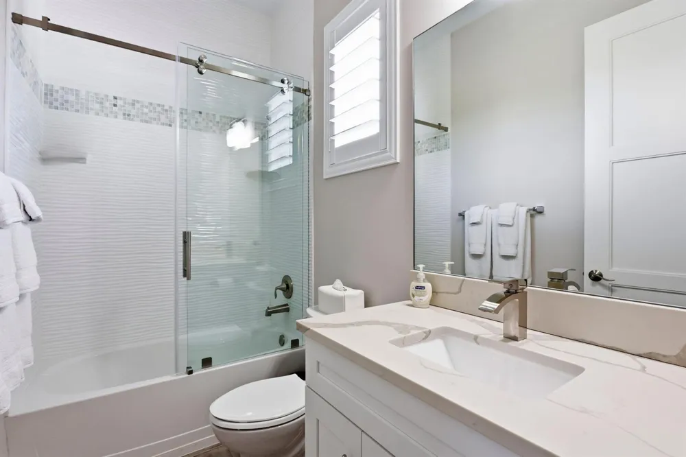 464 NE 8TH STREET Boca Raton, FL 33432